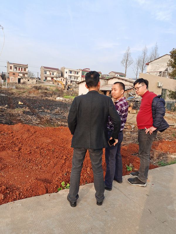 337P裸模啪啪人体私拍 轻钢老大带领施工团队给老业务拜年送福利!(图13) 睿婕轻钢别墅